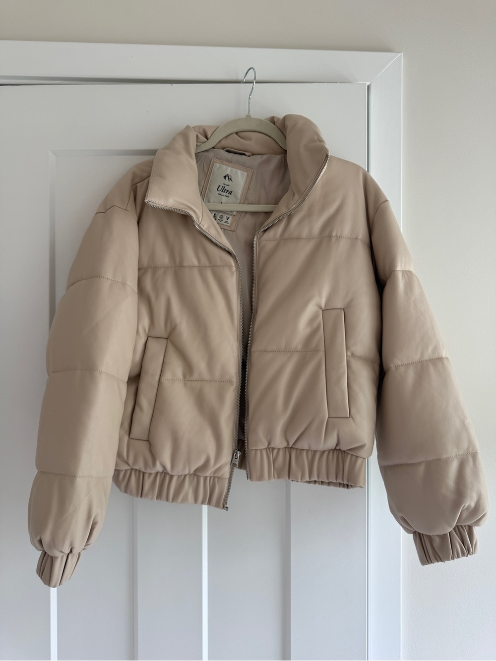 Abercrombie Ultra Puffer - Picture 1 of 3